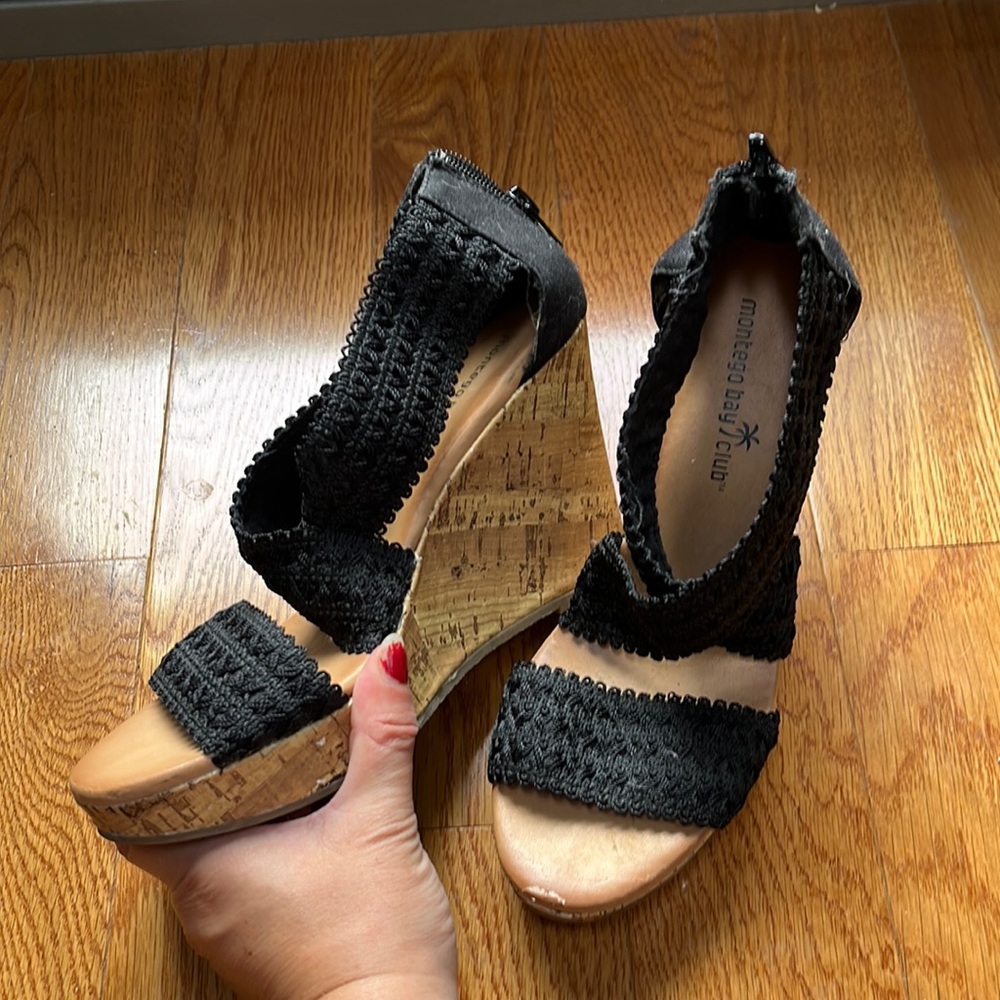 Black wedges size 6